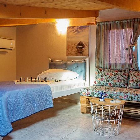 Holiday House Ioanna 2 - Loft Néa Péramos エクステリア 写真