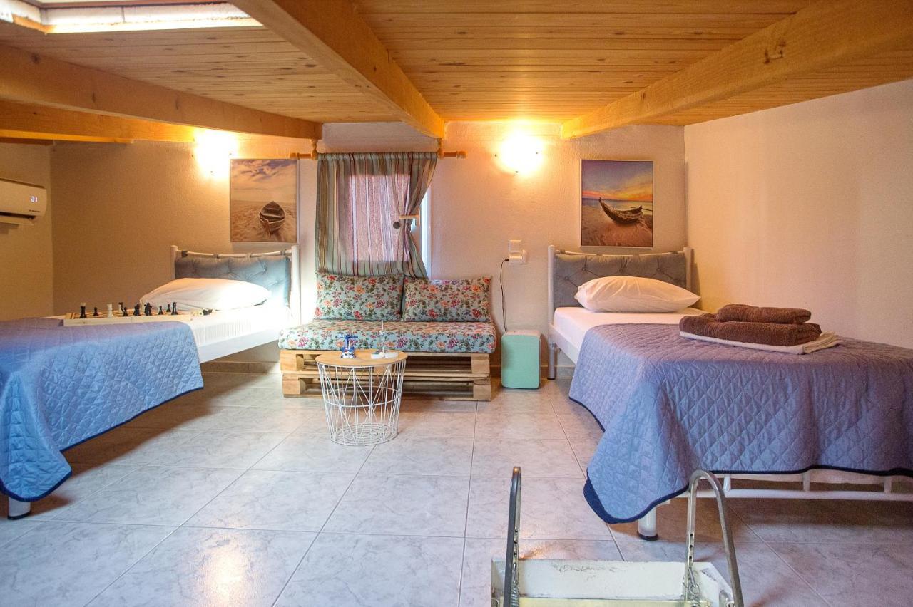 Holiday House Ioanna 2 - Loft Néa Péramos エクステリア 写真