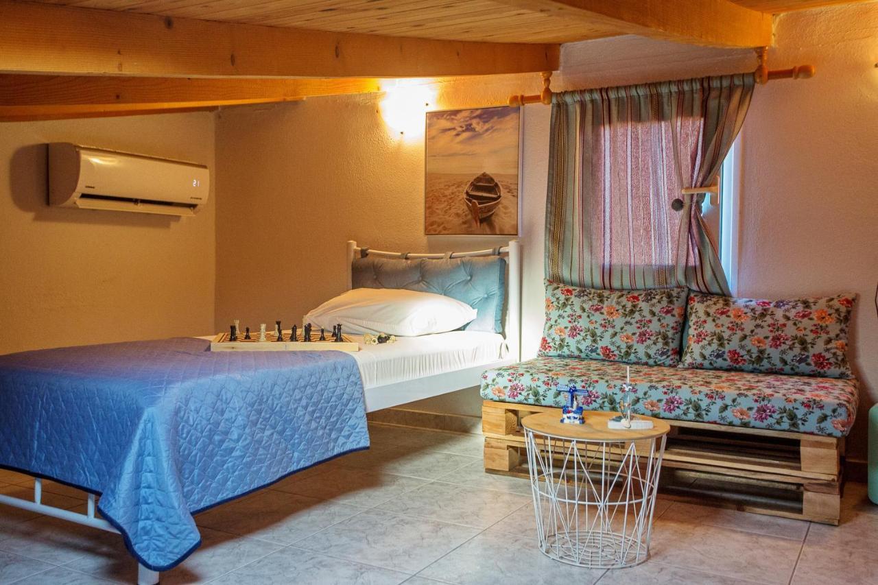 Holiday House Ioanna 2 - Loft Néa Péramos エクステリア 写真