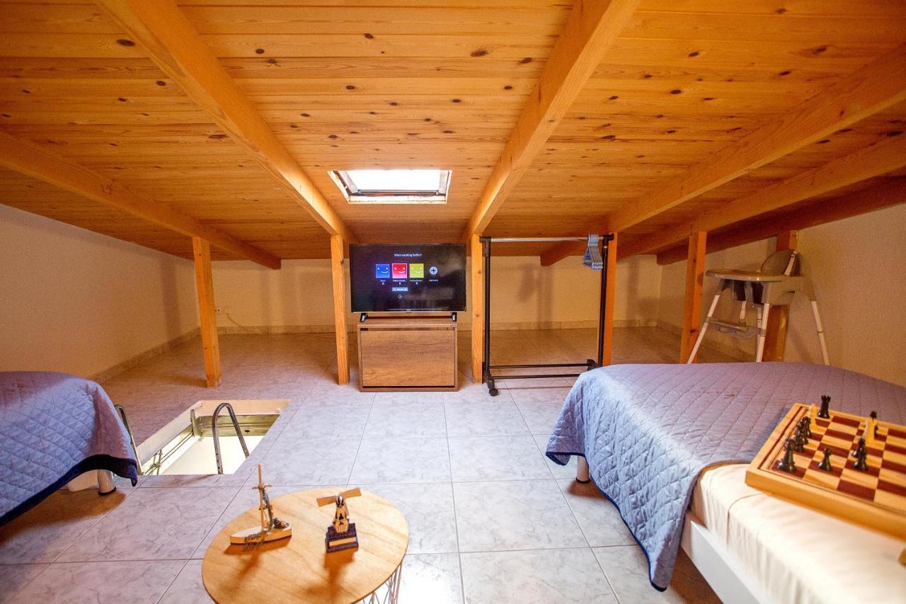 Holiday House Ioanna 2 - Loft Néa Péramos エクステリア 写真