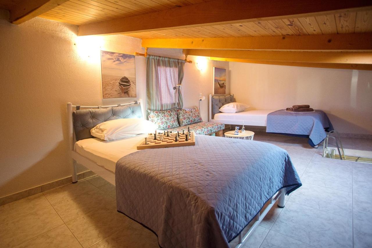 Holiday House Ioanna 2 - Loft Néa Péramos エクステリア 写真